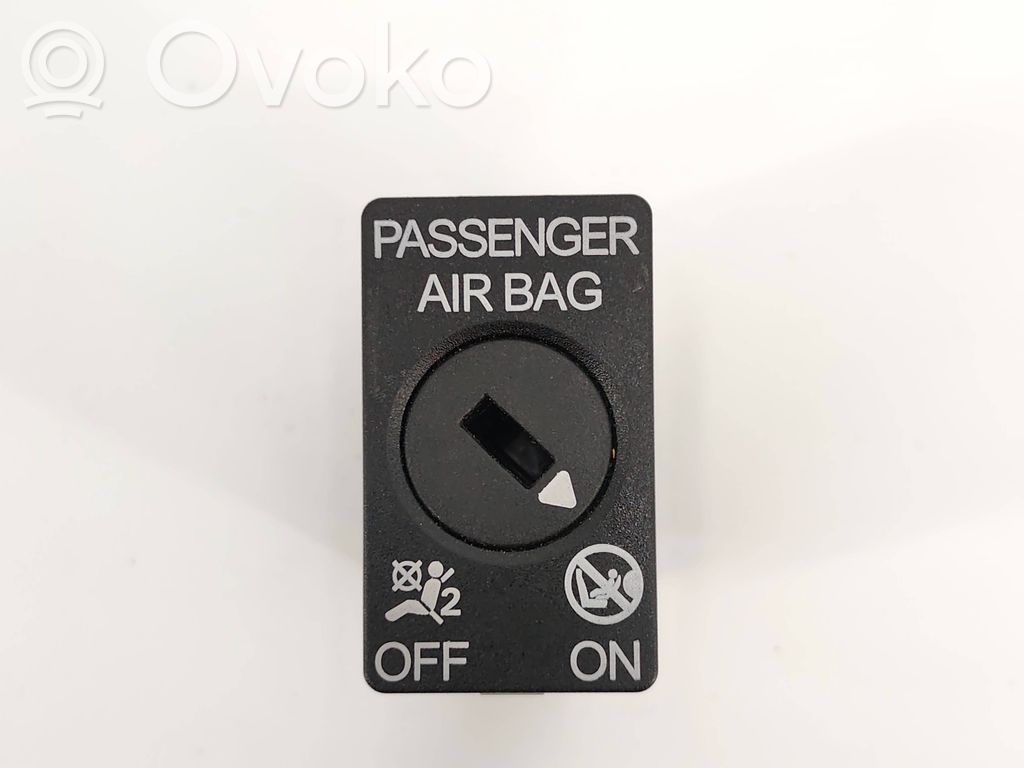 Volkswagen Golf VII Passenger airbag on/off switch 