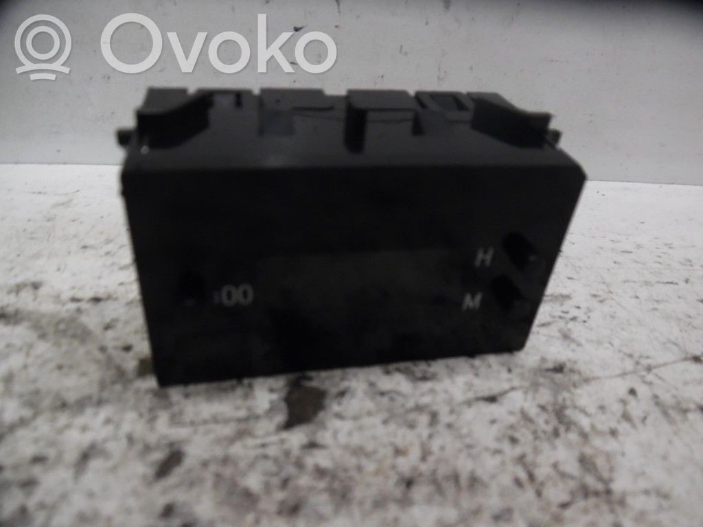 Toyota Auris E180 Clock 