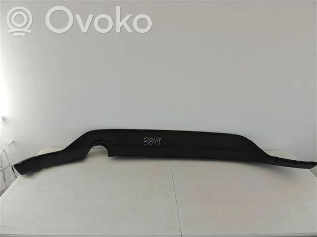 Ford Focus Moldura inferior del parachoques trasero 