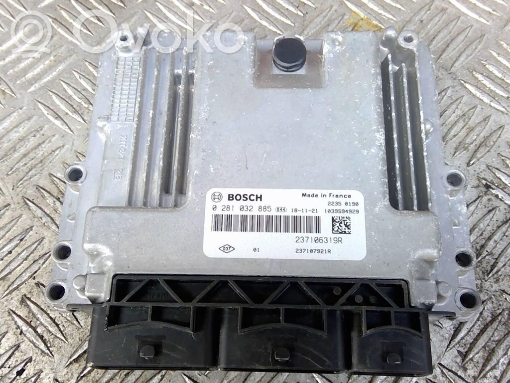 Engine control unit/module   237107921R