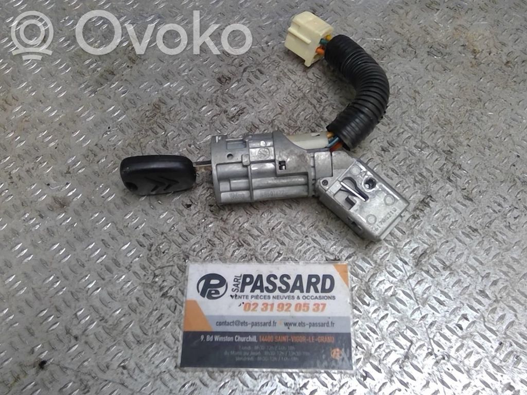 Ohjauspyörän lukitus   4162FK