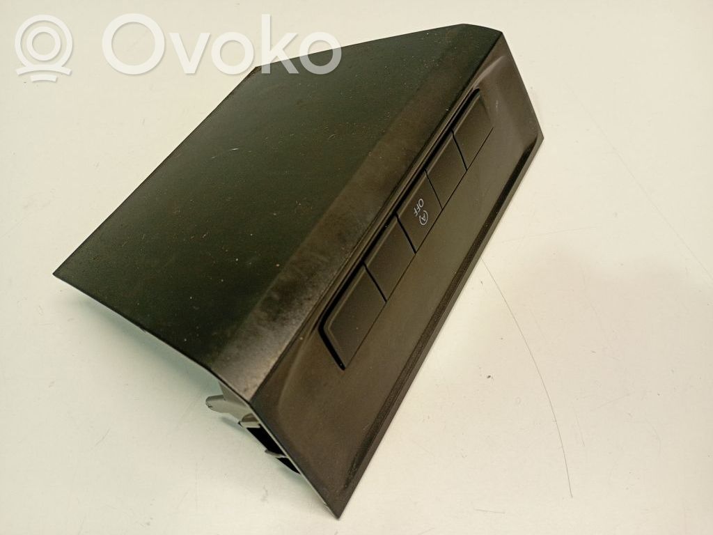 Panel trim   2K6863347
