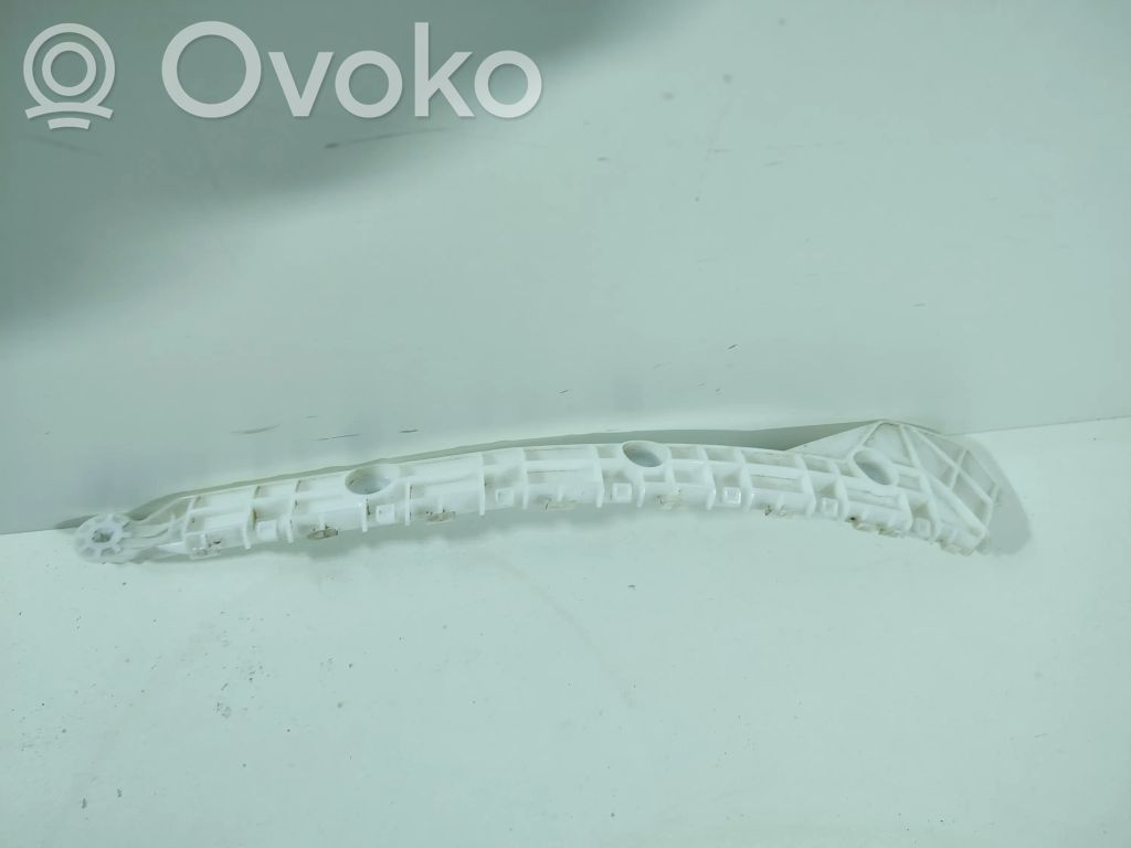 Rear bumper mounting bracket   6410C990