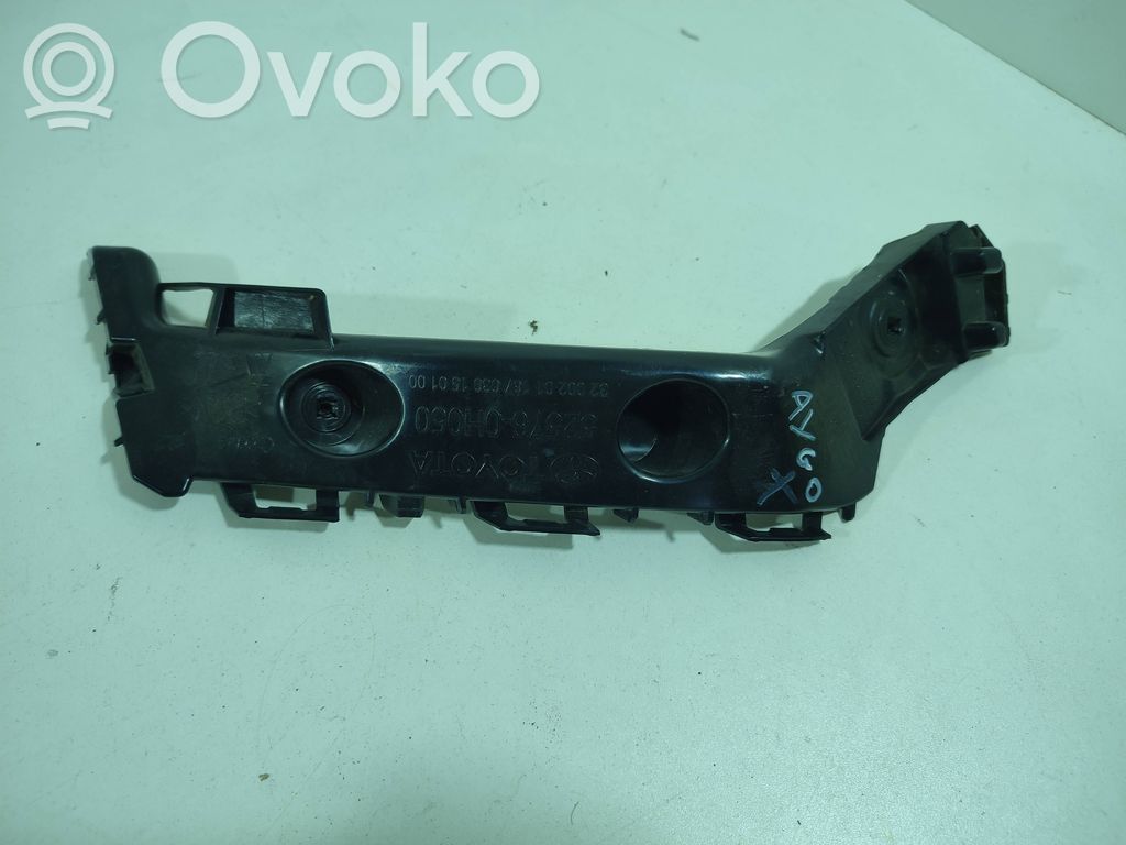 Toyota Aygo X Uchwyt / Mocowanie zderzaka tylnego 