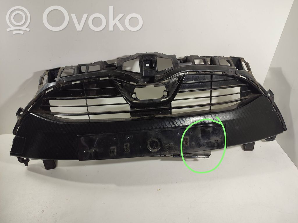 Toyota Yaris XP210 Maskownica / Grill / Atrapa górna chłodnicy 