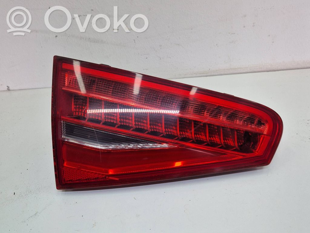 Audi A4 S4 B8 8K Lampă spate în capacul portbagajului 