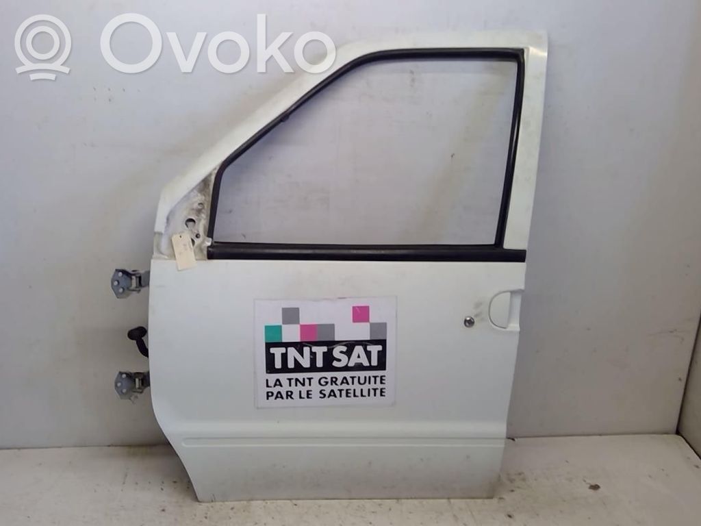 Nissan Serena Puerta delantera 