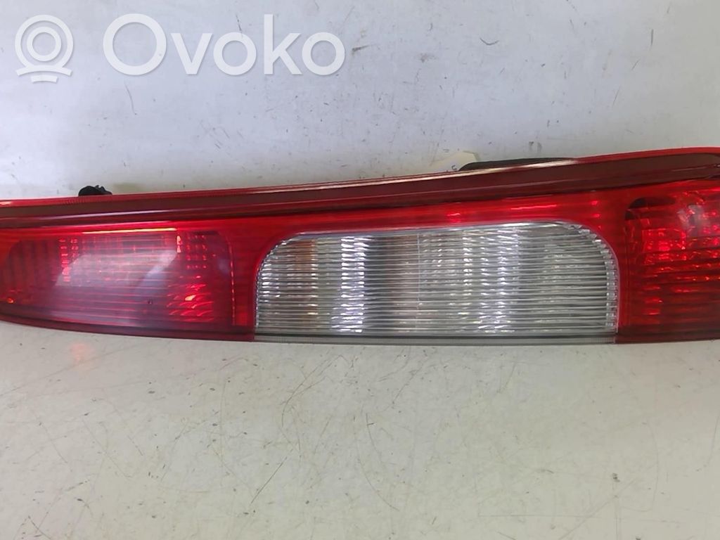 Ford C-MAX I Задний фонарь в кузове 