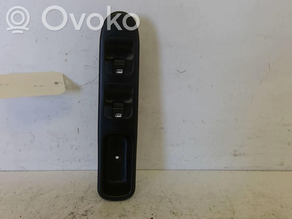 Peugeot 307 Electric window control switch 