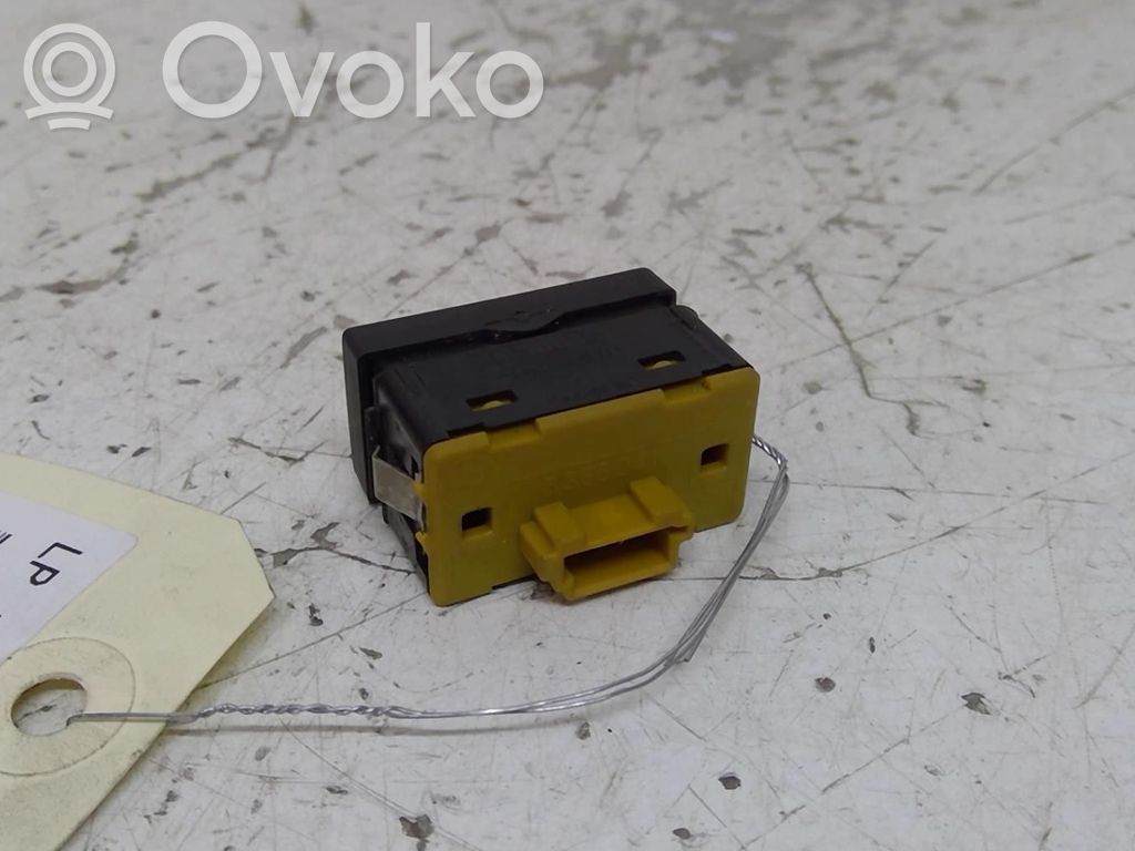 Electric window control switch   61318365300