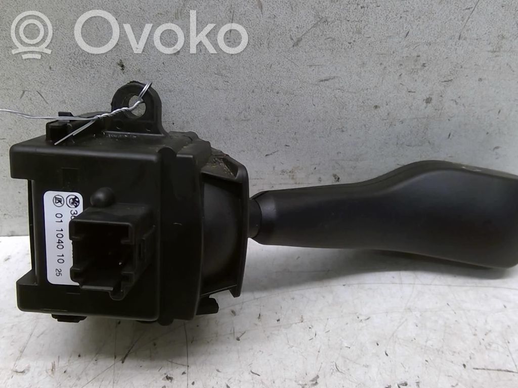 BMW X3 E83 Pagrieziena signālu / lukturu sviria 