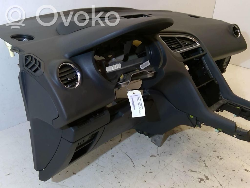 Peugeot 5008 Panel de instrumentos 