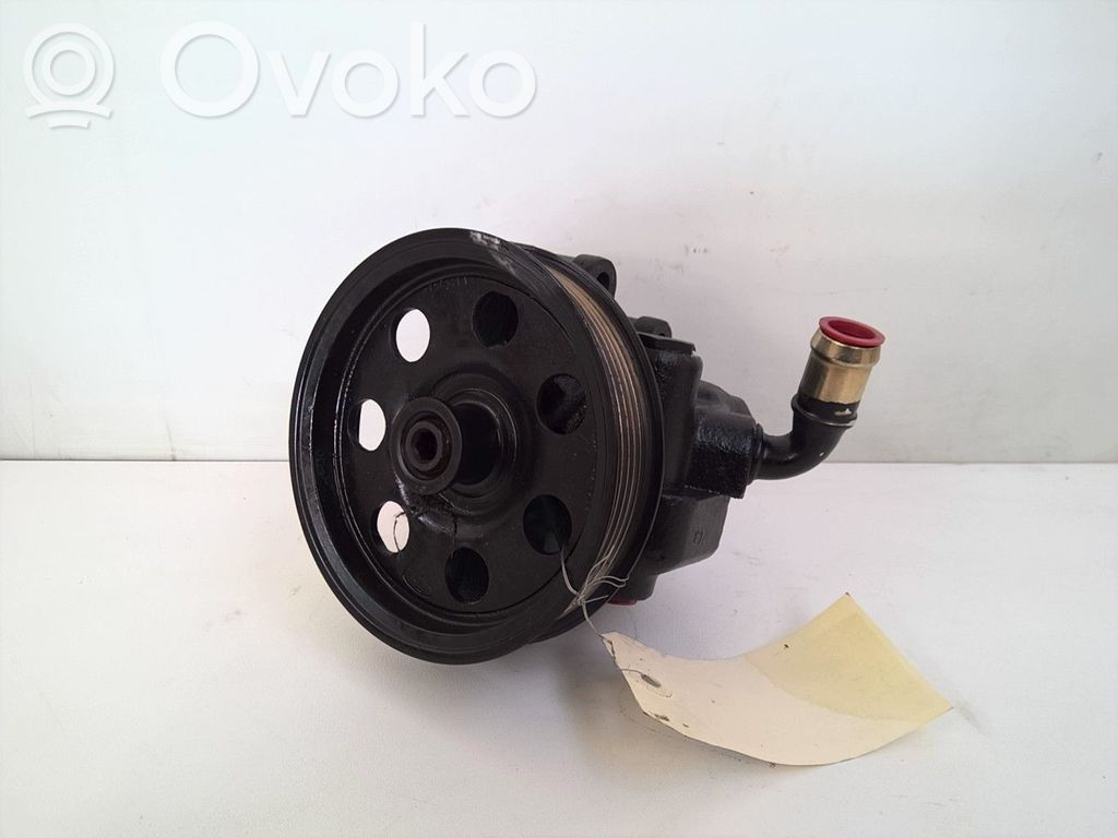 Ohjaustehostimen pumppu   1371089