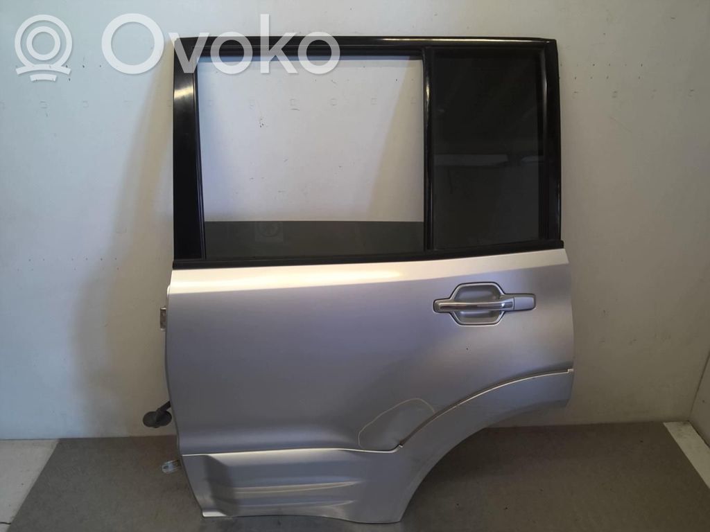 Mitsubishi Pajero Puerta trasera 