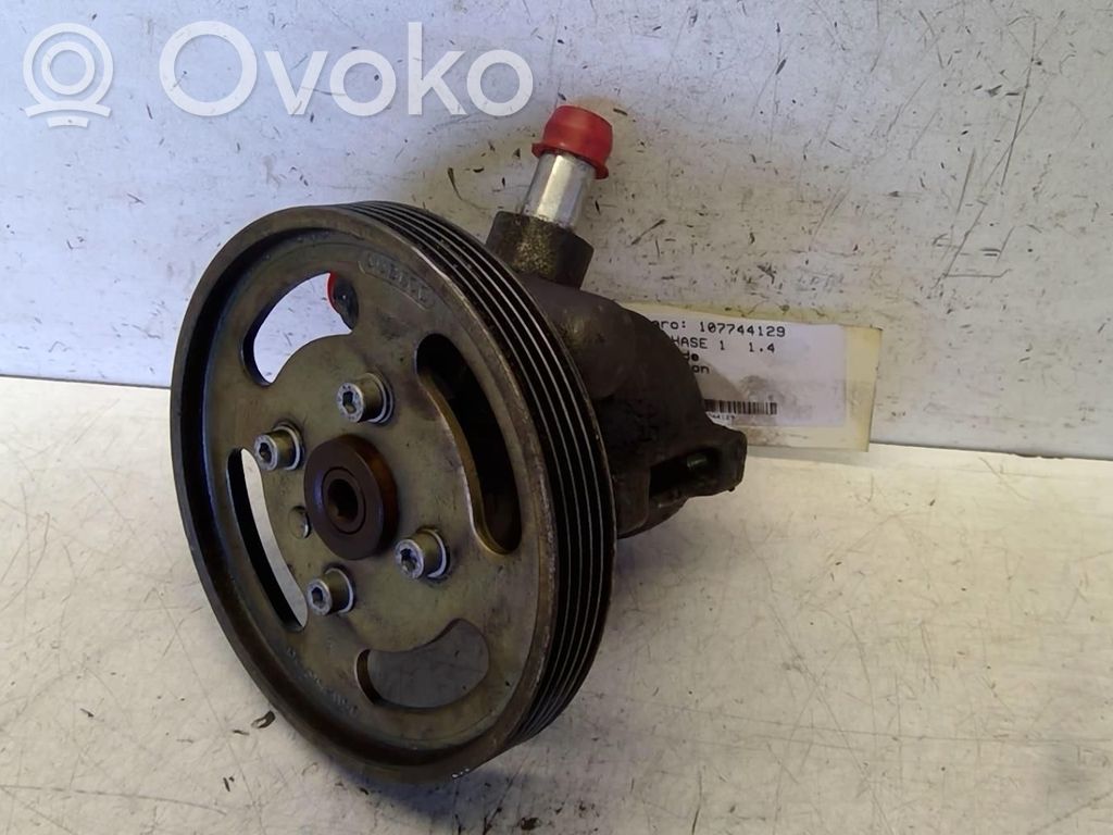 Peugeot 306 Ohjaustehostimen pumppu 