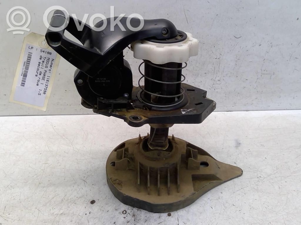 Spare wheel mounting bracket