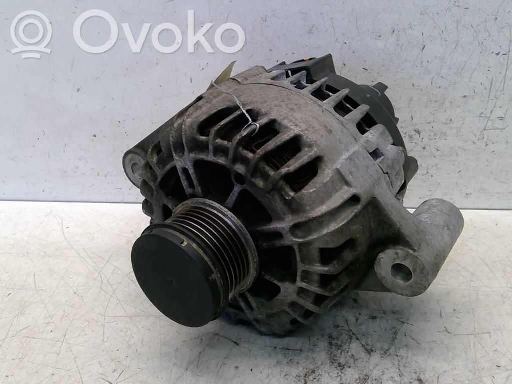 Opel Astra J Alternator 