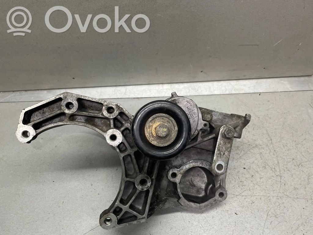 Chevrolet Captiva Engine mounting bracket 
