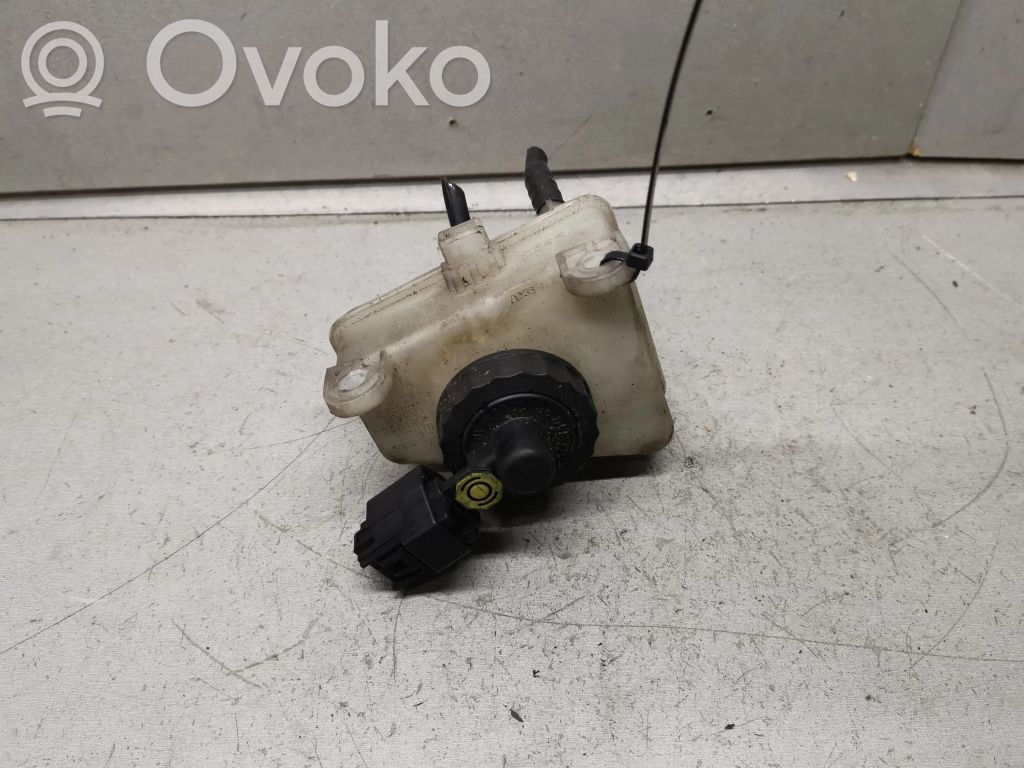 Stabdžių skysčio išsiplėtimo bakelis   98AB2C217AD