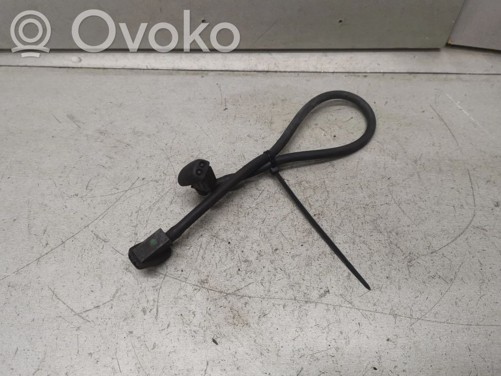 Windshield washer spray nozzle