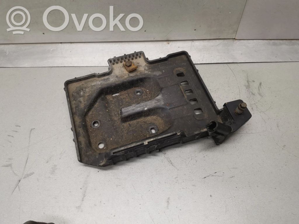 Battery tray   371502H000