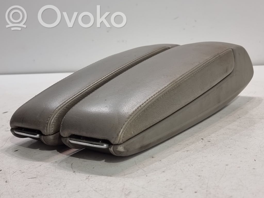 Подлокотник   4E0864206