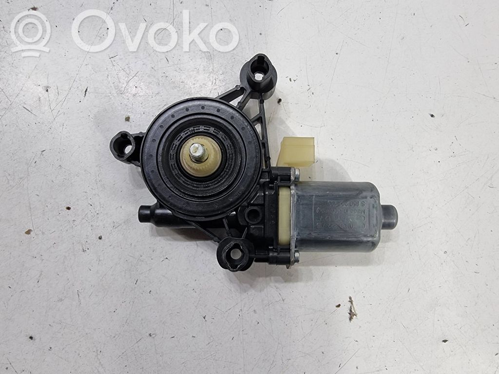 Audi A3 S3 8V Silnik regulatora szyby drzwi przednich 