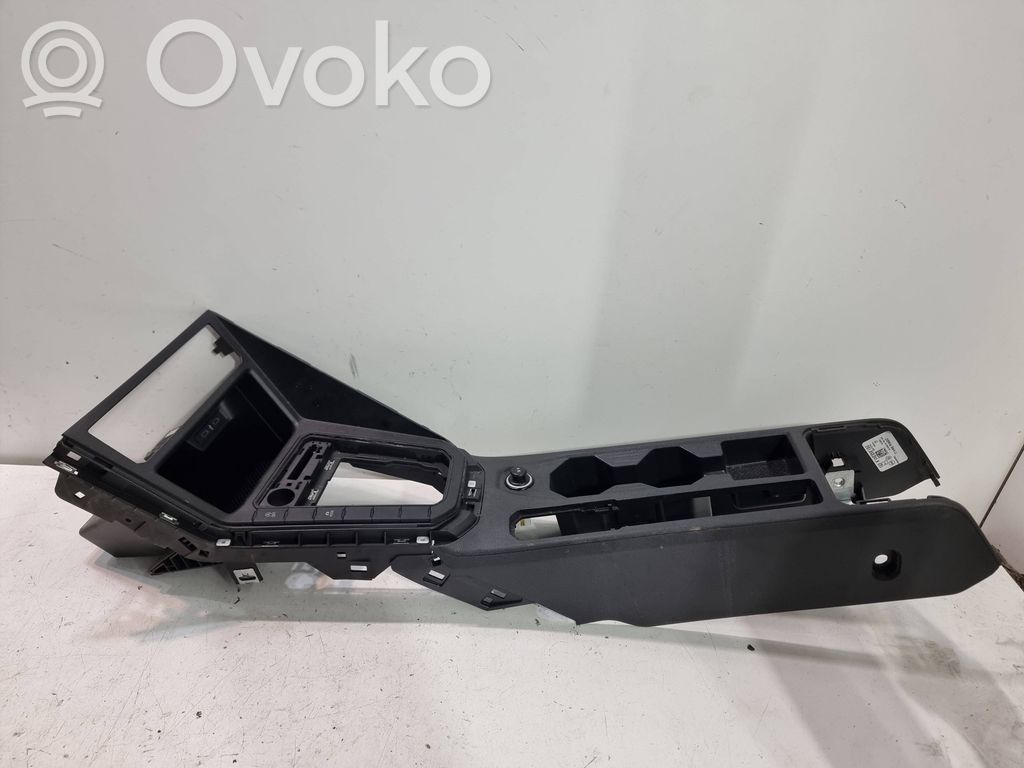Volkswagen Polo VI Centrinė konsolė 