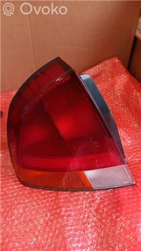 Lámpara de faros/luces traseros
