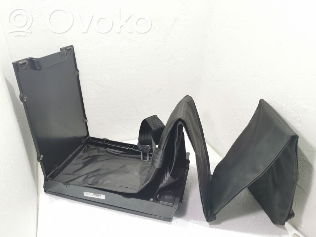 BMW X3 E83 Glove box 