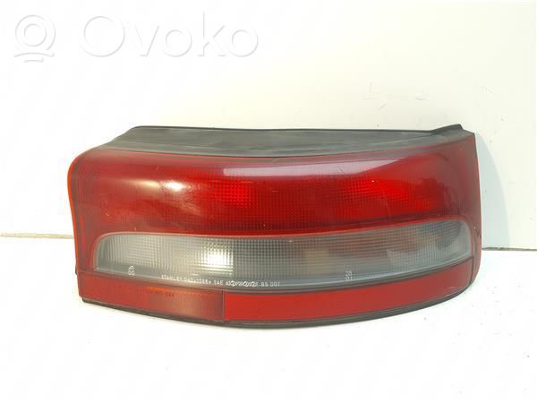 Mazda 323 F Galinis žibintas kėbule 