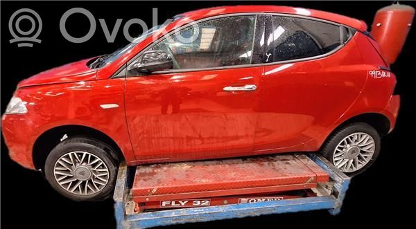 Lancia Ypsilon Aripă 