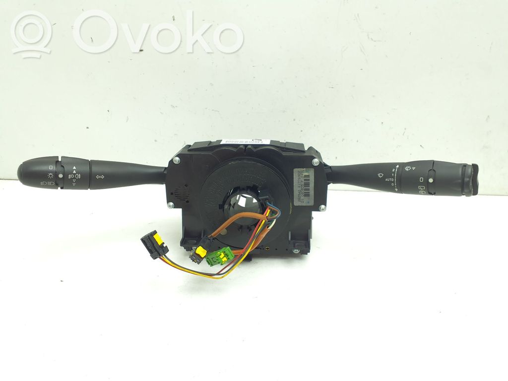 Peugeot 1007 Wiper control stalk 