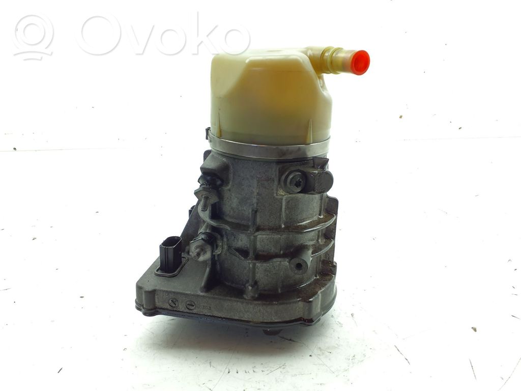 Ohjaustehostimen pumppu   1821577,6G913K514AJ