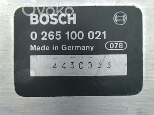 BMW 7 E23 Variklio valdymo blokas 