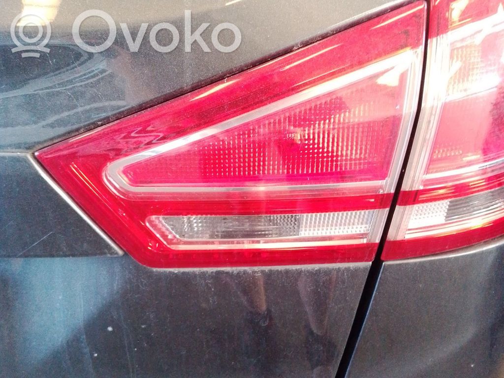 Ford B-MAX Aizmugurējais lukturis pārsegā 