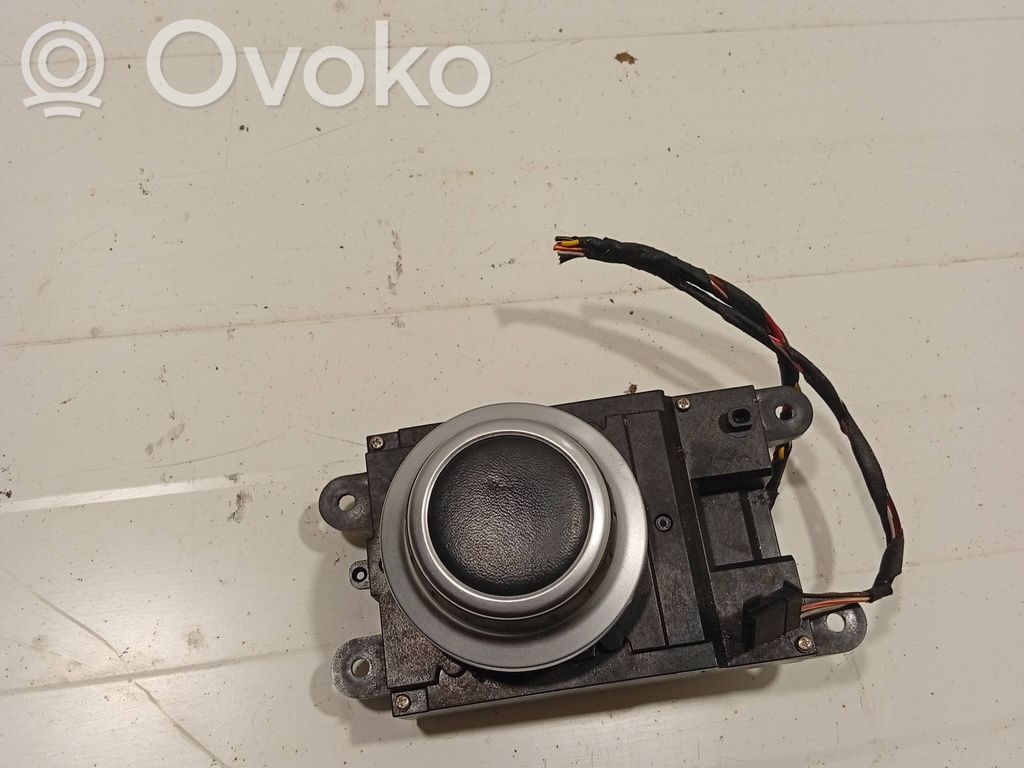 Head unit multimedia control   6944884