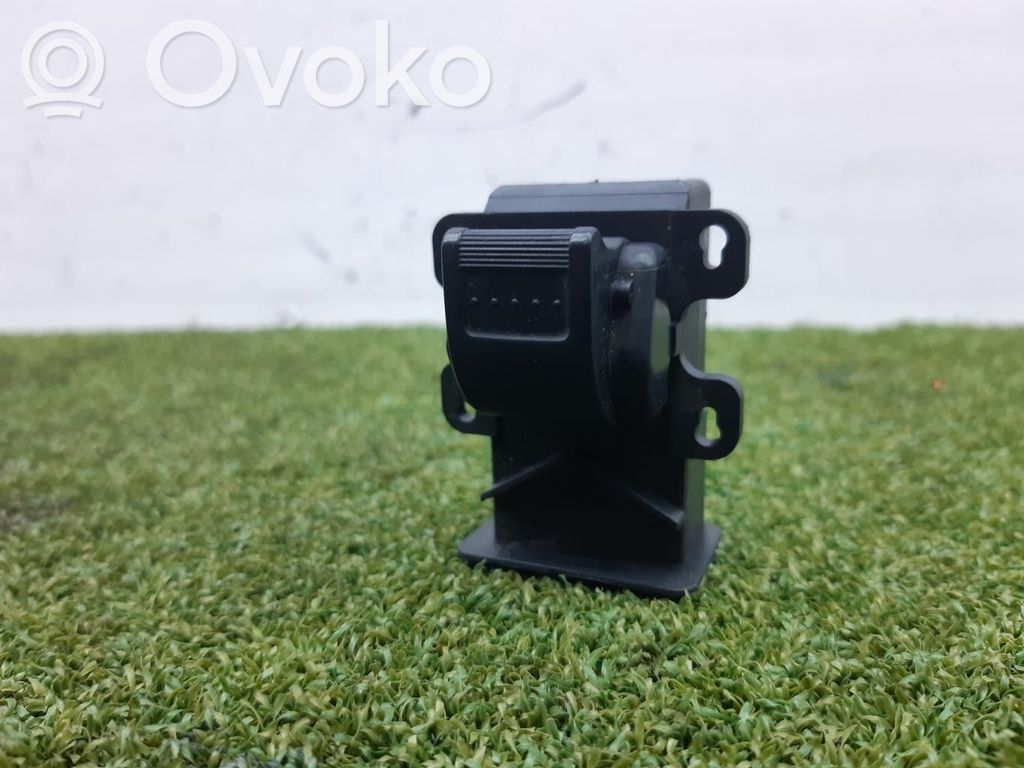 Electric window control switch   030218