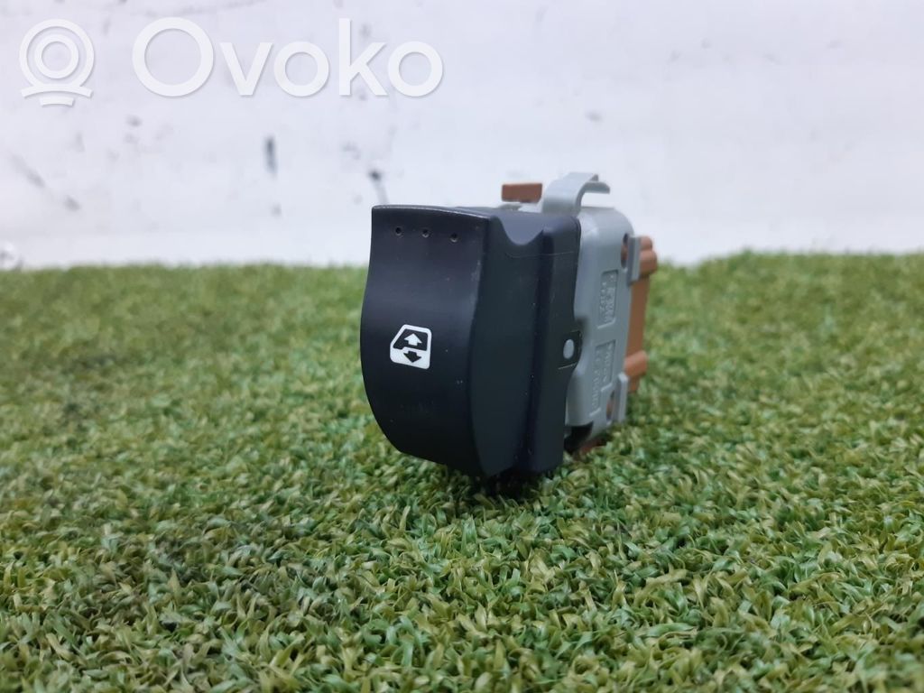 Electric window control switch   28082