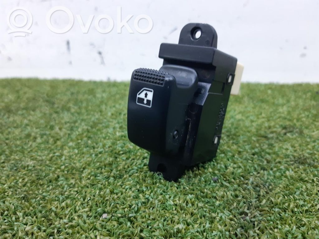 Electric window control switch   621W03620