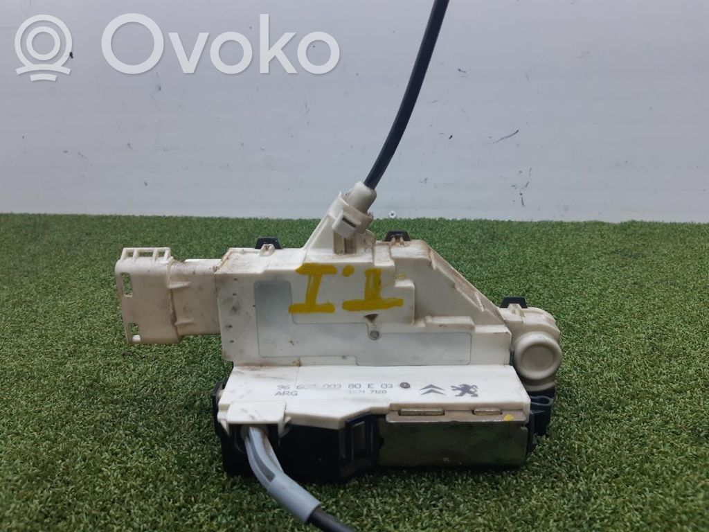 Citroen C4 I Takaoven lukko 