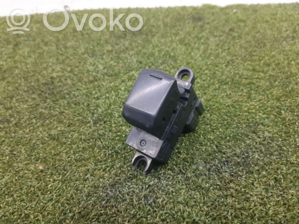 Electric window control switch   25411ED00B
