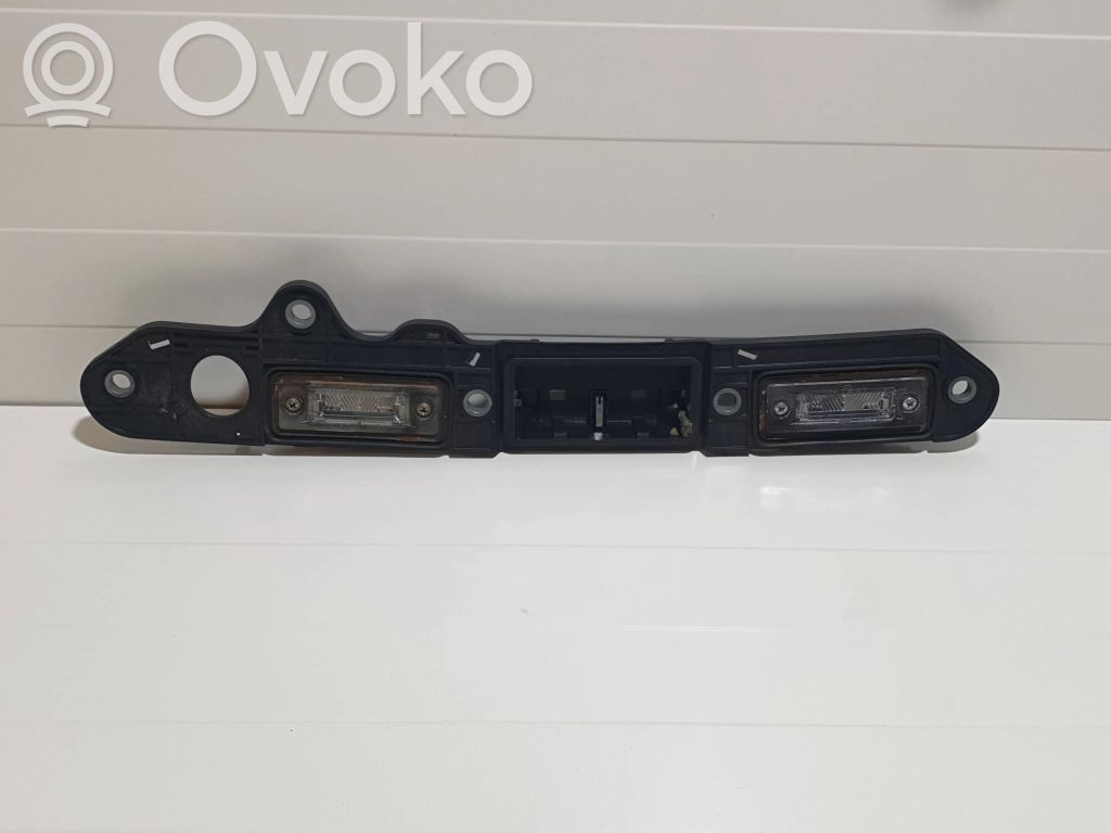 Listwa oświetlenie tylnej tablicy rejestracyjnej   1T0827574,33078,019033,5321900