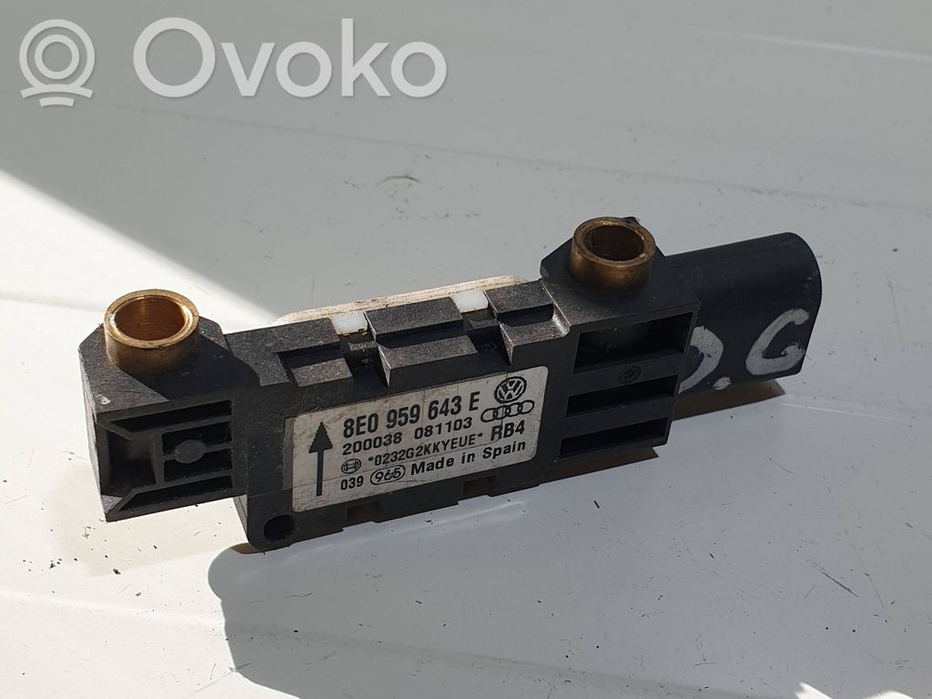 Audi A4 S4 B6 8E 8H Czujnik uderzenia Airbag 
