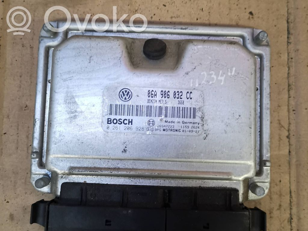 Volkswagen Golf IV Calculateur moteur ECU 