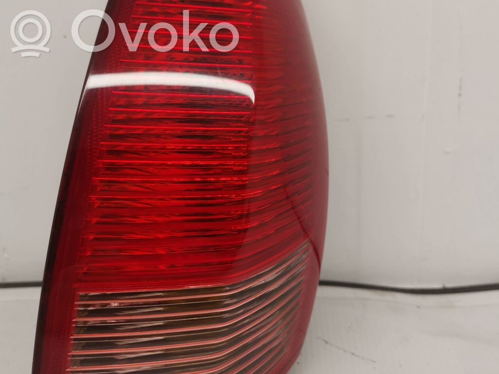 Alfa Romeo 147 Aizmugurējais lukturis virsbūvē 
