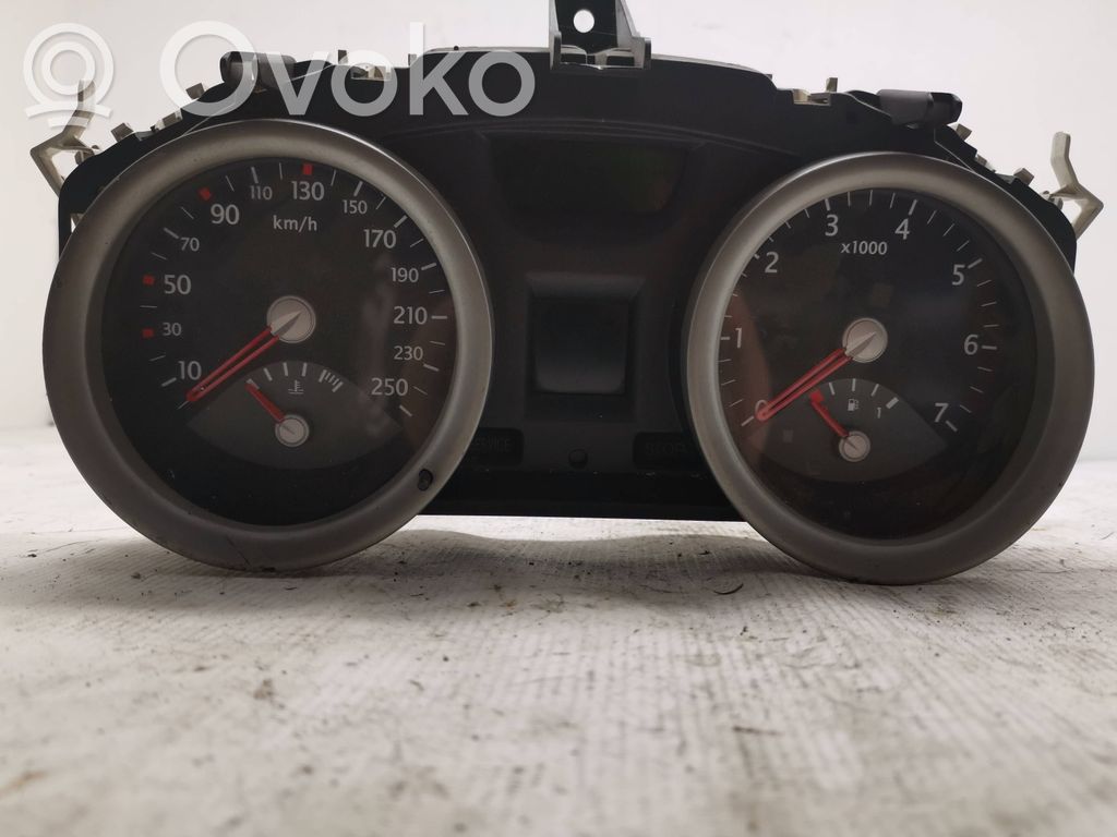 Renault Megane II Speedometer (instrument cluster) 
