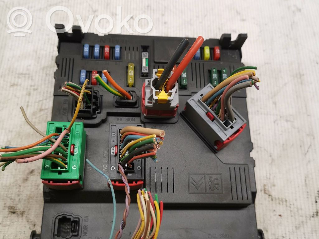 Citroen C4 I Picasso Fuse module 