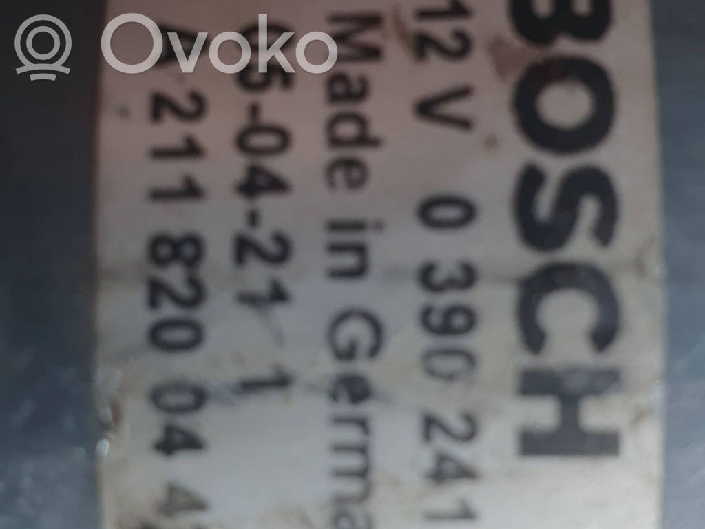 Mercedes-Benz E W211 Mechanizm i silniczek wycieraczek szyby przedniej / czołowej 