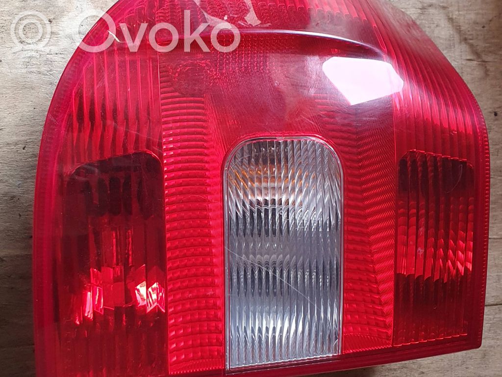 Lampa tylna   5L0945095,6L0945111
